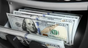 تحركات مفاجئة.. سعر الدولار مقابل الجنيه في البنوك المصرية بتعاملات السبت